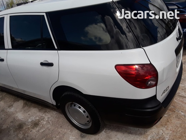 Nissan AD Wagon 1,5L 2015-7