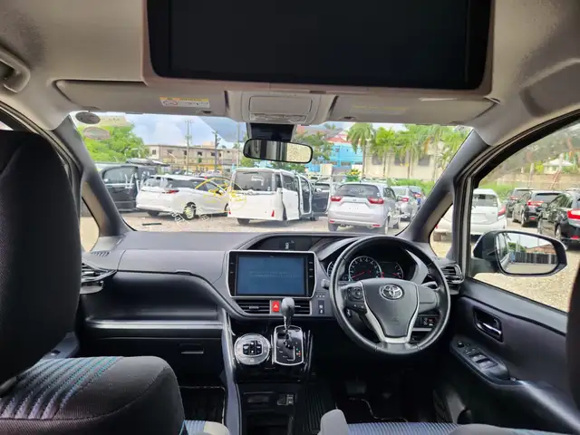 Toyota Voxy 2,0L 2017, Saint Mary - 7