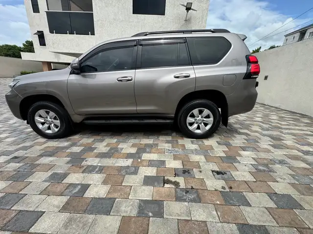 Toyota Prado 2,8L 2022, Kingston - 12