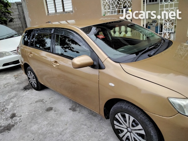 Toyota Fielder 1,5L 2012-1