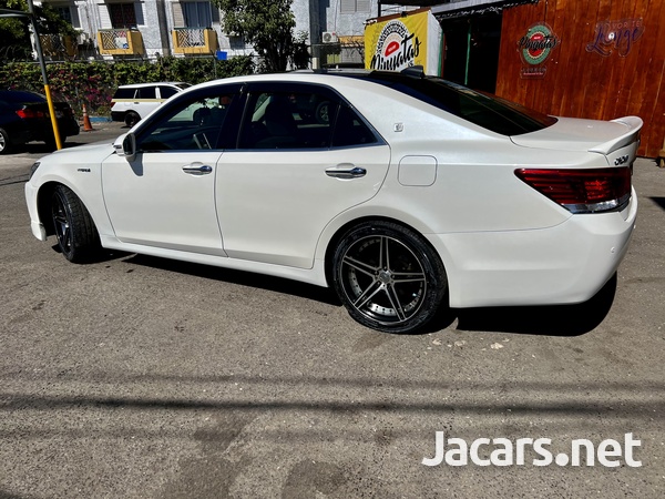 Toyota Crown 2,5L 2014-4