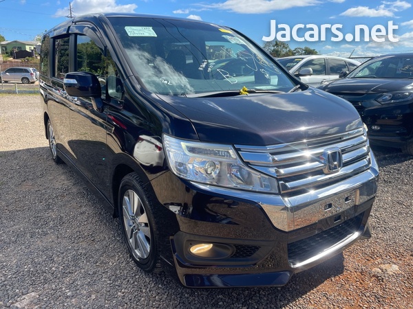 Honda Stepwgn Spada 2,0L 2013-2