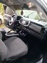 2019 Toyota Tacoma, Saint Ann - 7