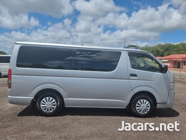 Toyota Hiace 2,0L 2015-5