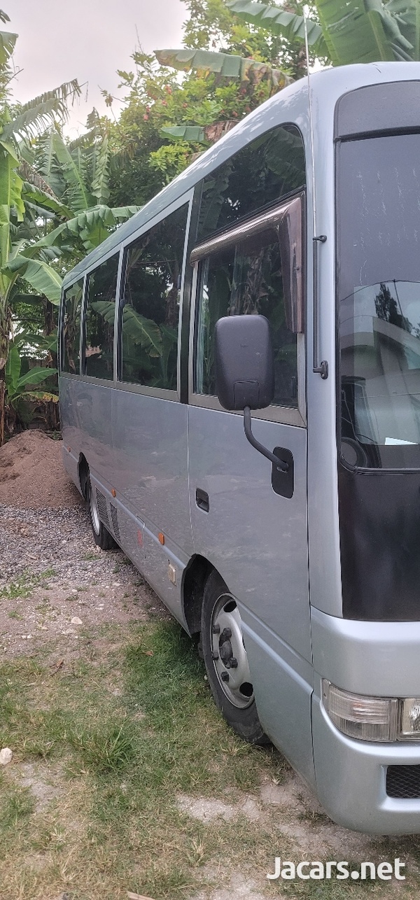 2011 Nissan Civilian-3
