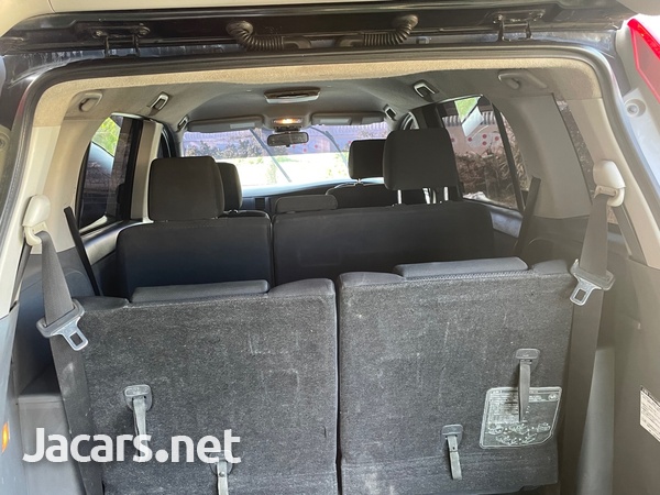 Toyota Isis 1,8L 2010-13