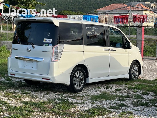Honda Stepwgn Spada 2,0L 2013-2