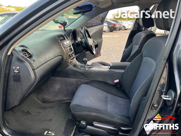 Lexus IS 2,5L 2008-8
