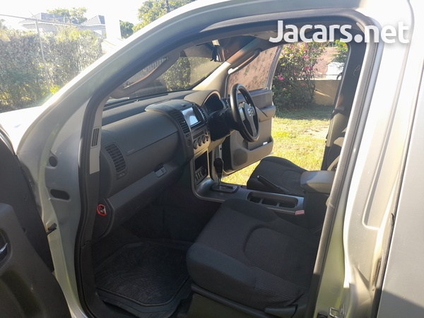 Nissan Pathfinder 3,0L 2006-3