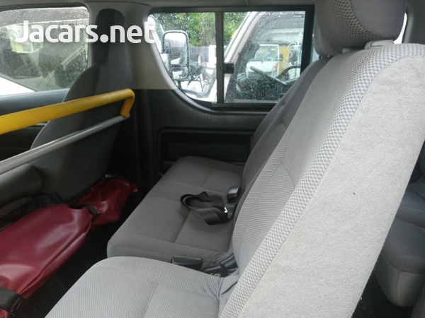 Toyota Hiace 3,0L 2011-4