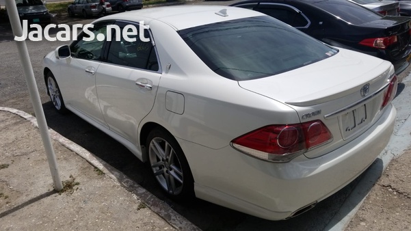 Toyota Crown 2,5L 2012-6
