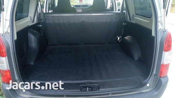 Toyota Probox 1,5L 2016-10