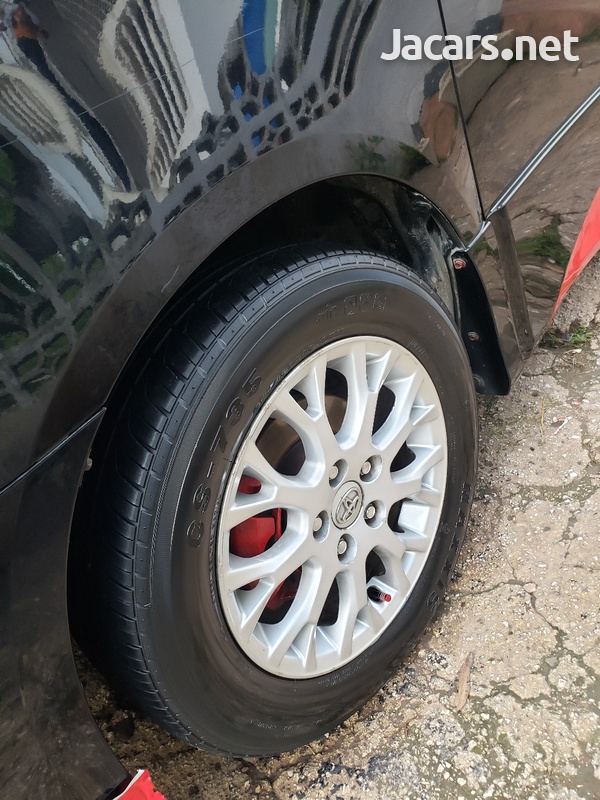 Toyota Noah 2,0L 2011-10