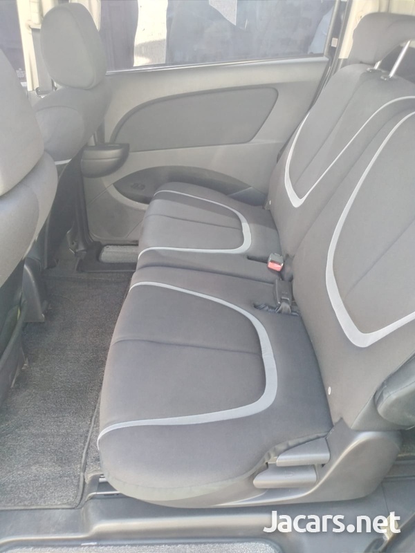 Mazda Biante 1,8L 2010-8
