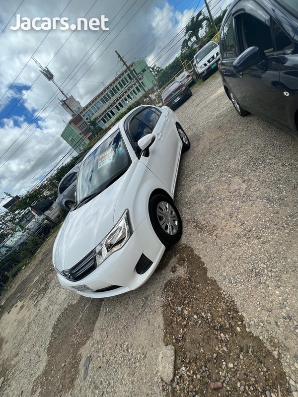 Toyota Axio 1,5L 2015-8