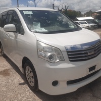 Toyota Noah 2,0L 2013 Toyota Noah 2,0L 2013