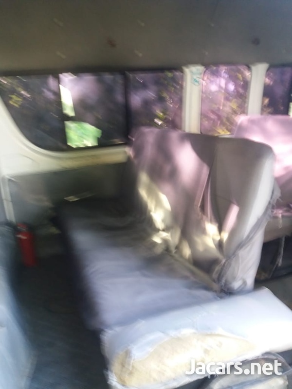 2008 Toyota Hiace-6