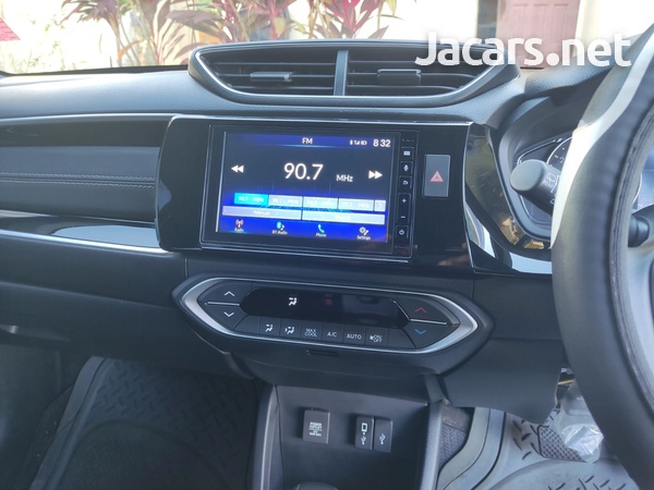 Honda BR-V 1,5L 2023-8