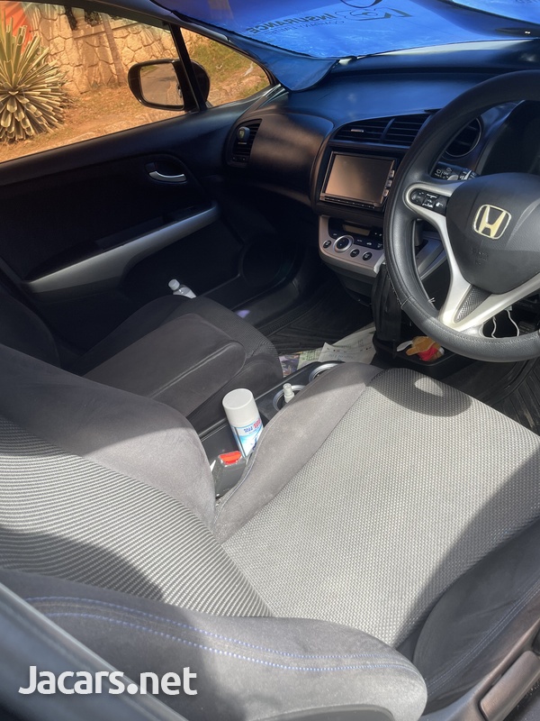 Honda Stream 1,8L 2013-3