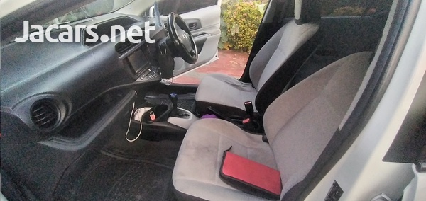 Toyota Aqua 1,5L 2014-6