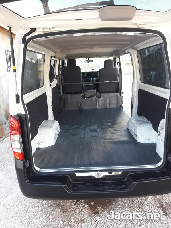 Nissan Caravan 2,5L 2016-3