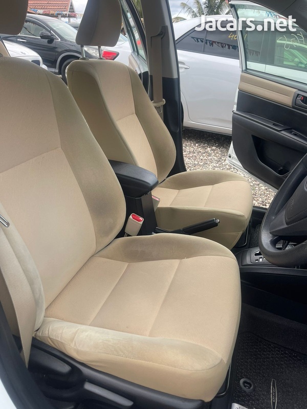 Toyota Axio 1,5L 2013-3