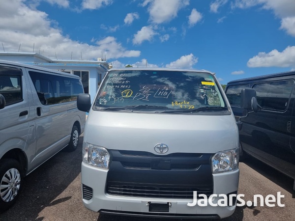 Toyota Hiace 2,0L 2015-1