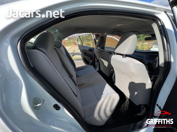 Toyota Axio 1,5L 2016-12