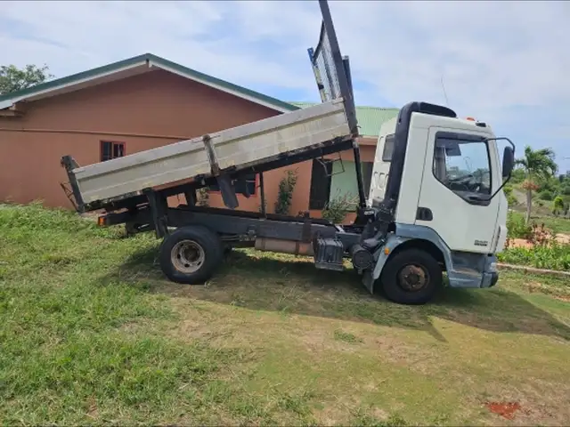 tipper truck 7.5 tone leyland daf, Saint Elizabeth