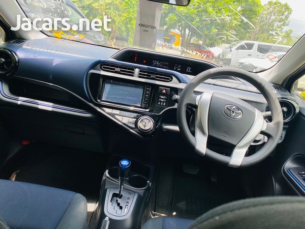 Toyota Aqua 1,5L 2017-7