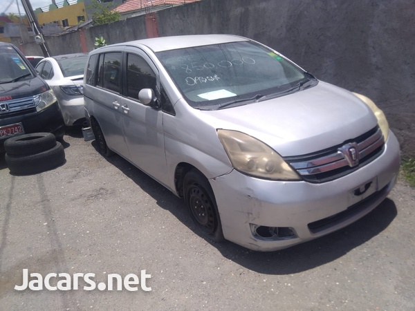 Toyota Isis 1,8L 2011-5