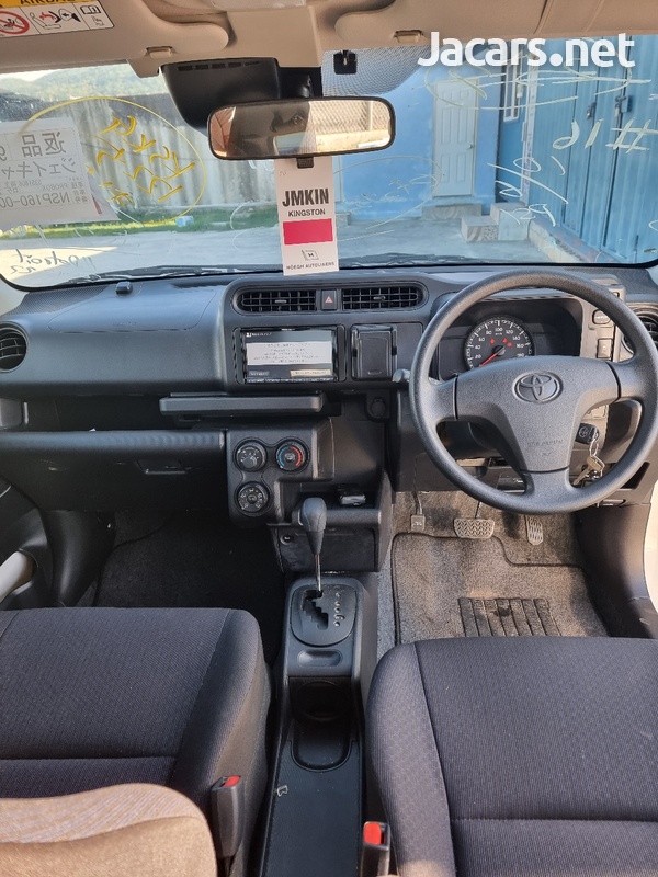 Toyota Probox 1,5L 2017-10