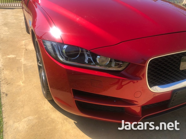 Jaguar XE 2,0L 2015-6