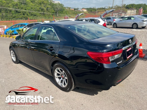 Toyota Mark X 2,5L 2013-4