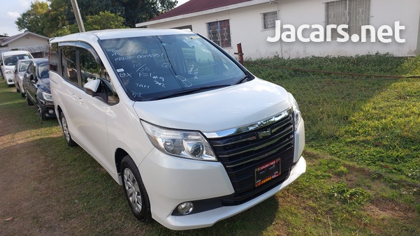 Toyota Noah 2014-2