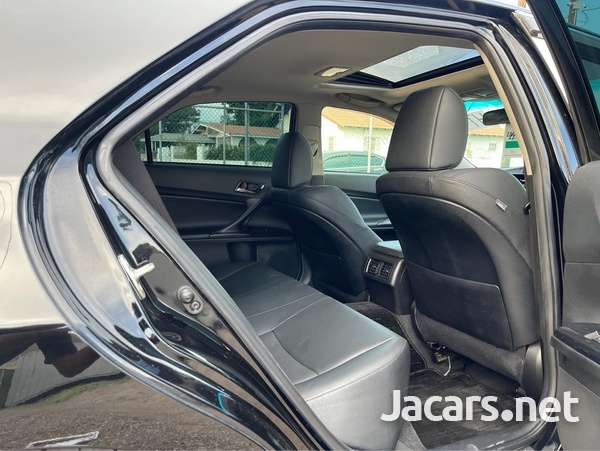Toyota Mark X 2,5L 2013-7