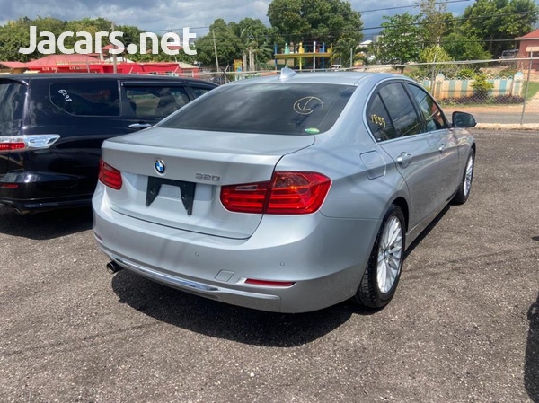 BMW 3-Series 2,0L 2013-4