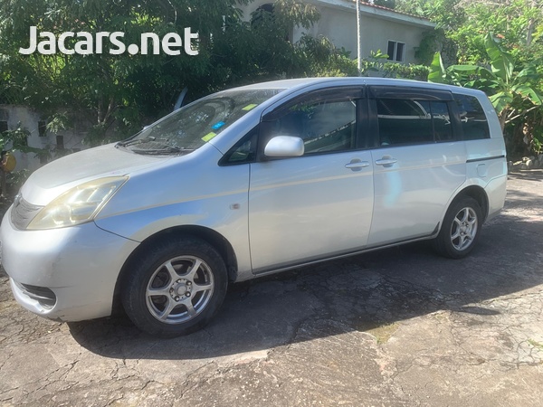 Toyota Isis 1,8L 2006-3