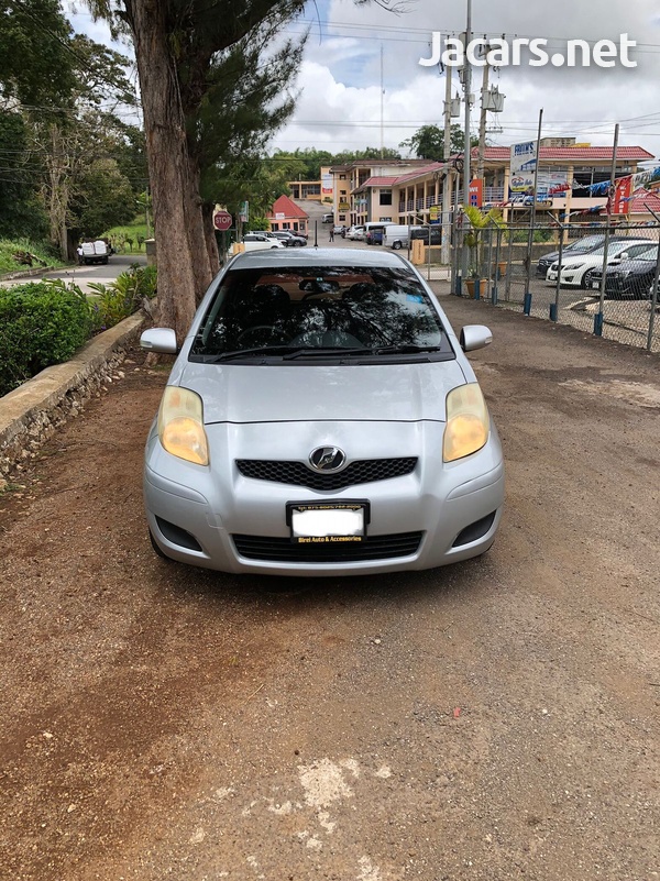 Toyota Vitz 1,0L 2010-1