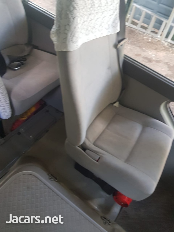 2009 Toyota Hino-13