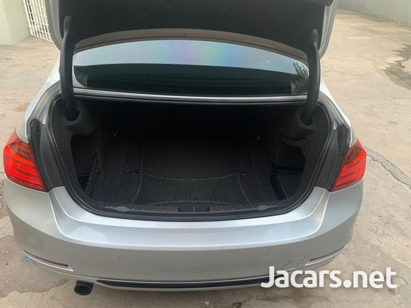 BMW 3-Series 2,0L 2012-11