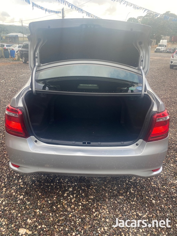 Toyota Axio 1,5L 2015-12