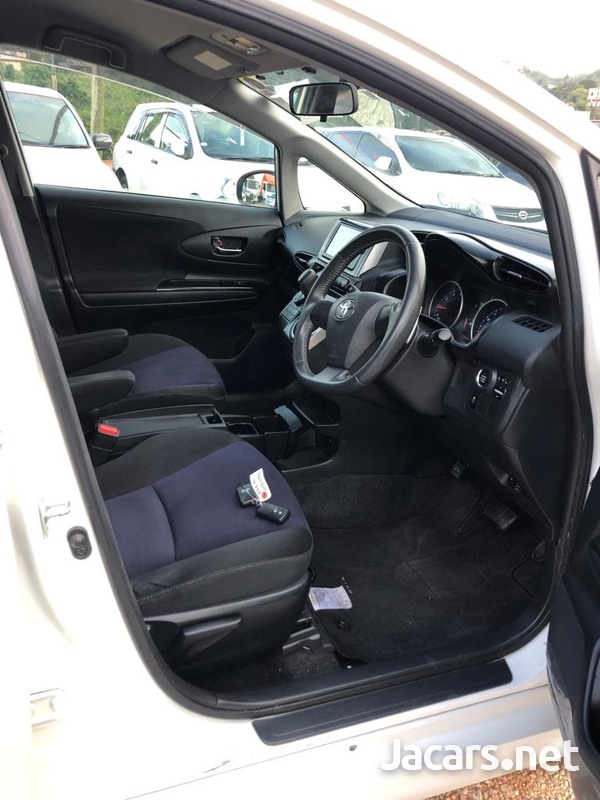 Toyota Wish 1,8L 2013-9