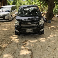 Toyota Voxy 2,0L 2013 Toyota Voxy 2,0L 2013