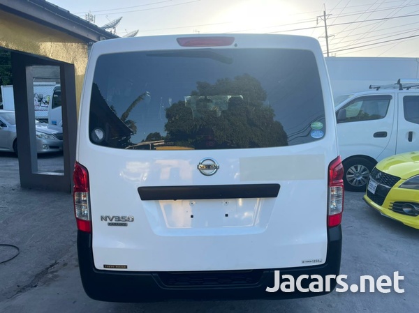 2014 Nissan caravan-3