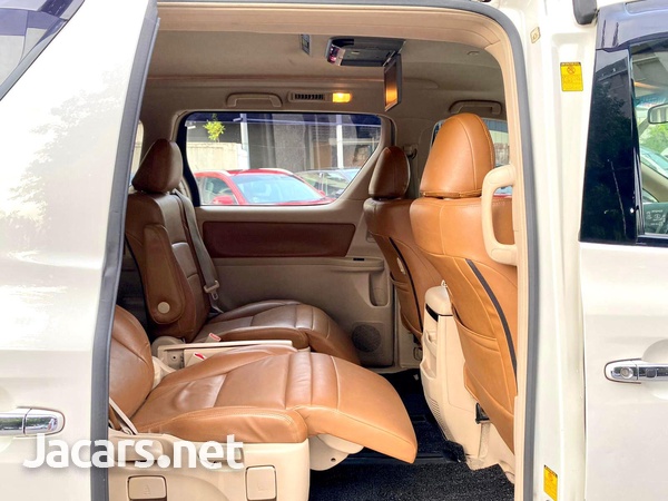 Toyota Vellfire 2,5L 2015-9