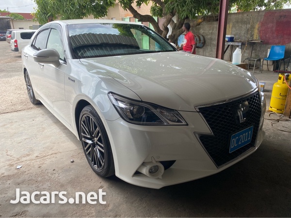 Toyota Crown 2,5L 2016-1