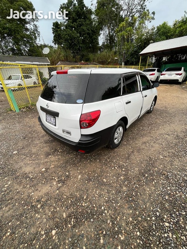 Nissan AD Wagon 1,5L 2015-7