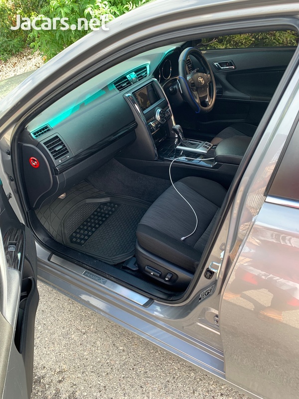 Toyota Mark X 2,5L 2012-8