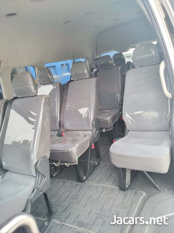 Toyota Hiace 3,0L 2013-11